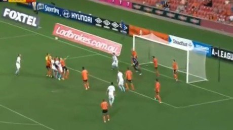 Portero quiso ser héroe pero terminó sentenciando la goleada a su equipo