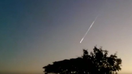 ¿Ovni o basura espacial?: un objeto desconocido ilumina el cielo de Tailandia