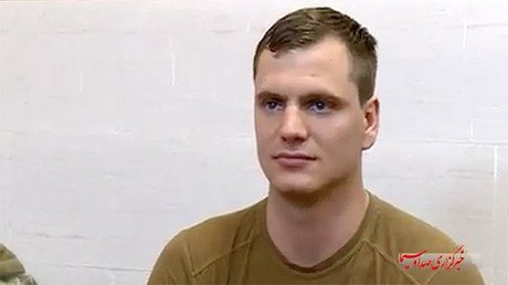 Video: El comandante de los marineros de EE.UU. capturados por Irán se disculpa por entrar en aguas