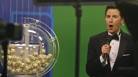 La lotería Powerball reparte 930 millones de dólares en medio de un viejo escándalo