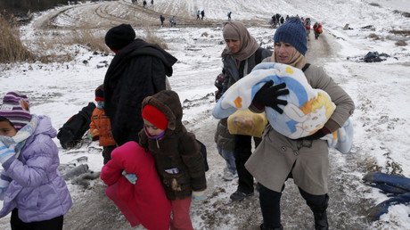 Mujeres y niñas refugiadas son víctimas de la violencia sexual en su viaje a Europa