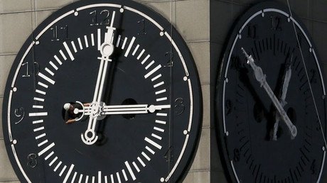 ¿No estamos solos?: Sospechan de existencia de un universo paralelo donde el tiempo corre al revés