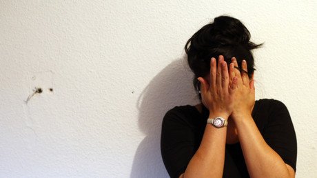 "Fui violada por 110 hombres en 22 horas": el romance de una menor la llevó a la esclavitud sexual