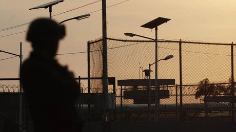 Los abogados se indignan: "Tratan mejor a un perro que a 'El Chapo'"