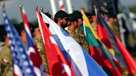 A galope: La OTAN se aproxima desafiante a las fronteras con Rusia