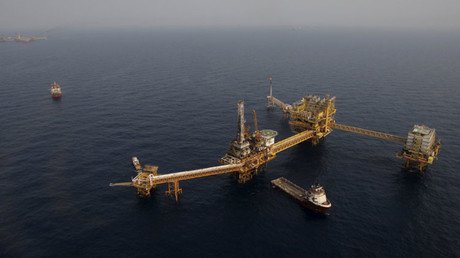 Evacuación masiva por un incendio en una plataforma petrolera en el golfo de México