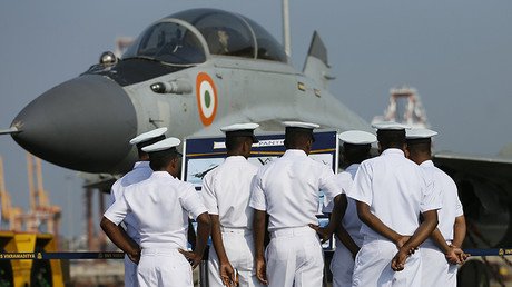 Un avión del Ejército indio lanza "por accidente" 5 bombas sobre una ciudad de Rajastán