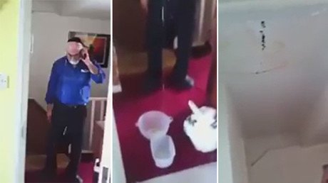 Mientras llama para quejarse de una gotera se le hunde el techo 