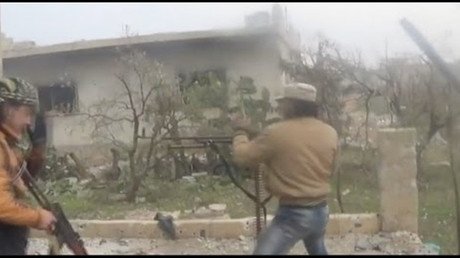 Francotirador mata con un disparo certero en la cabeza a un islamista que presumía ante la cámara