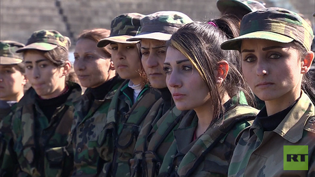 "Ahora nos toca a nosotras": Así se entrenan las mujeres soldado sirias 