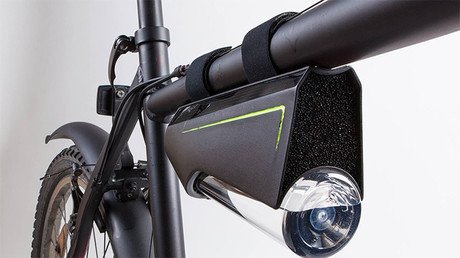 Video: Una botella autorrellenable convierte el aire en agua