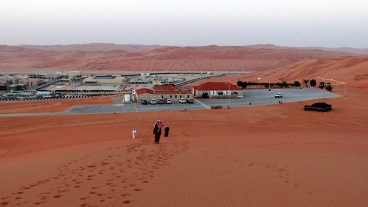 "Arabia Saudita juega con cartas nefastas en el póker petrolero y se arriesga a la bancarrota"