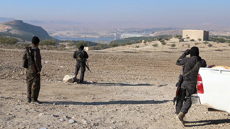 En tierra de nadie: "Turquía quiere detener a los kurdos para ayudar al EI en el norte de Siria"