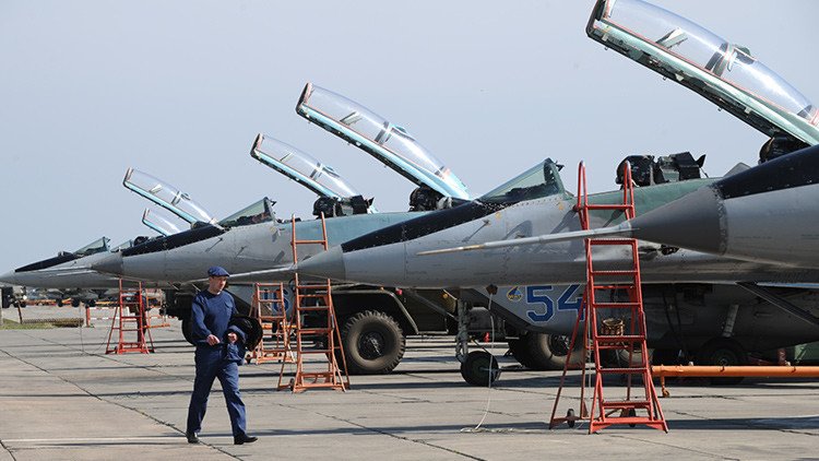 Rusia despliega cazabombarderos adicionales en su base en la frontera con Turquía