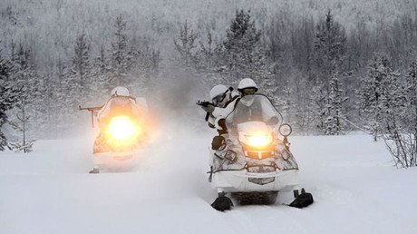 "Eficaces como un reloj": Tropas rusas destruyen un grupo 'terrorista' en el Ártico (Video)