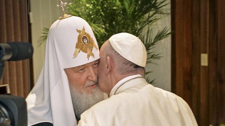 Un encuentro que pasará a la posteridad: La reunión entre el patriarca ruso y el papa en imágenes