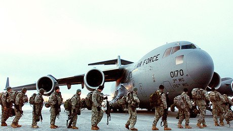 Congresista de EE.UU.: "Es Washington quien reactiva la Guerra Fría contra Rusia"