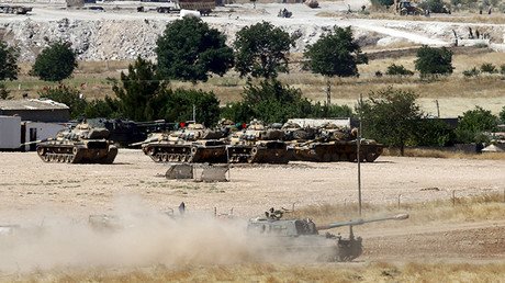 "EE.UU. debe dejar de apoyar a quienes están en el bando equivocado en Siria"