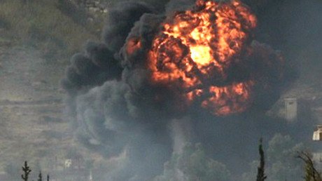 Video: El momento exacto en que un misil aéreo alcanza las trincheras de los terroristas en Siria