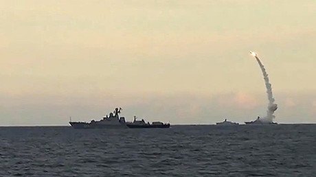 Rusia 'planta' misiles Kalibr en el corazón del conflicto sirio