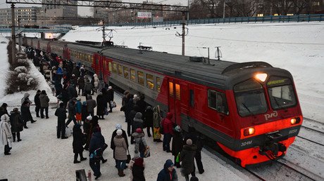 Cambian horarios de un tren en Rusia para que una niña pueda aprender a bailar