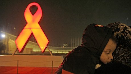 "El comienzo de una nueva era": Inventan un medicamento que elimina el VIH en células infectadas 