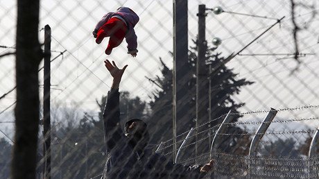 Comisario europeo: "La UE tiene 10 días para salvar su sistema migratorio"