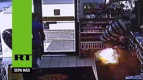 La explosión de un cigarrillo electrónico quema la pierna de un hombre