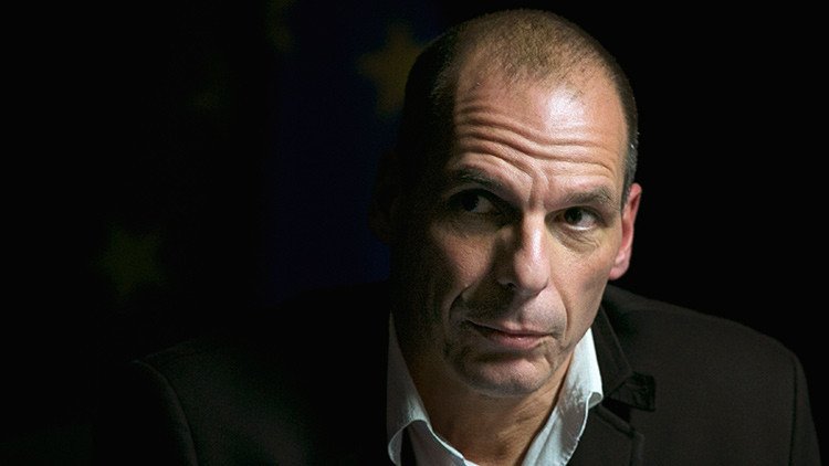 Varufakis: "Grecia puede convertirse en un campo de concentración para los refugiados"