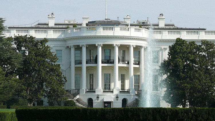 Estados Unidos prolonga un año más las sanciones contra Irán