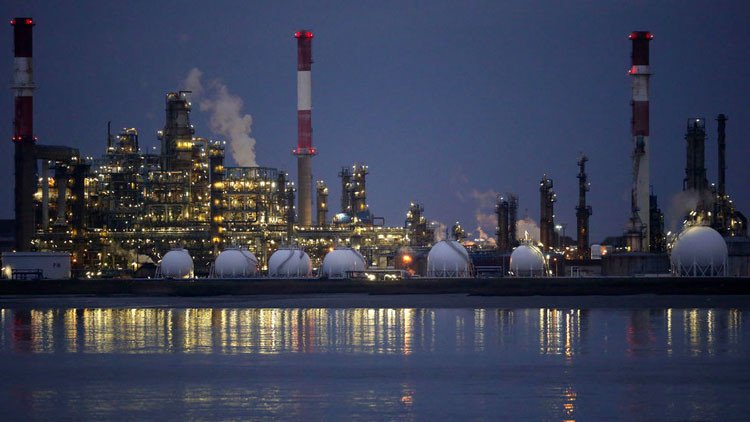 Rápido como un rayo: ¿Por qué el aumento de los precios del petróleo puede ser peligroso?