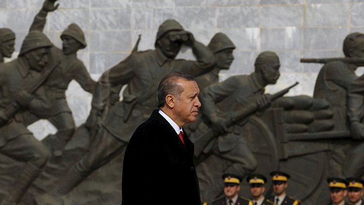 Assad: "El ejército de Erdogan está combatiendo ahora en Siria" 