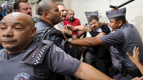 Altercado delante de la casa de Lula da Silva a raíz de su interrogatorio (video)