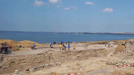 Hallan restos de una civilización antigua durante construcción de puente de energía a Crimea (Video)