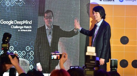 Duelo histórico: programa de Google desafía a un humano en un juego más difícil que el ajedrez