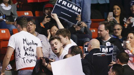 Donald Trump cancela un mitin en Chicago debido a las protestas violentas