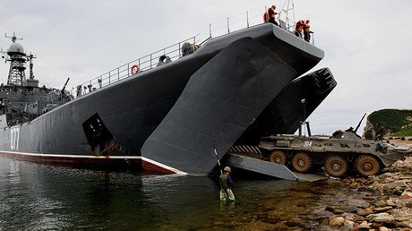 Ataques por mar, aire y costa en ejercicios tácticos en el Oriente Lejano ruso