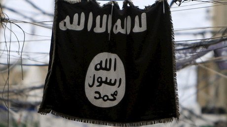 El Estado Islámico publica un video aterrador de tres 'espías' decapitados por verdugos a caballo