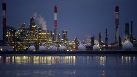 Rápido como un rayo: ¿Por qué el aumento de los precios del petróleo puede ser peligroso?