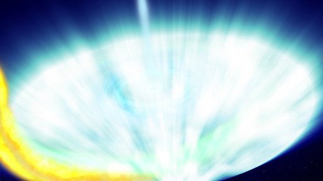 Vídeo: Un monstruoso agujero negro devora a su estrella vecina