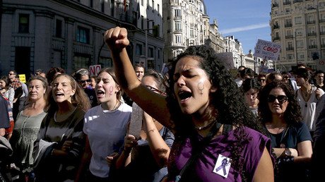 Una juez, acusada de preguntar a víctima de agresión sexual si "cerró bien las piernas"