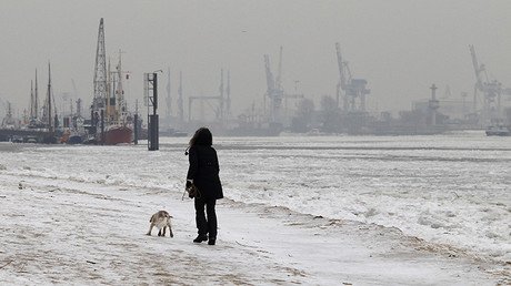 Accidente en un almacén químico de Alemania tras la mezcla de ácido sulfúrico y nítrico