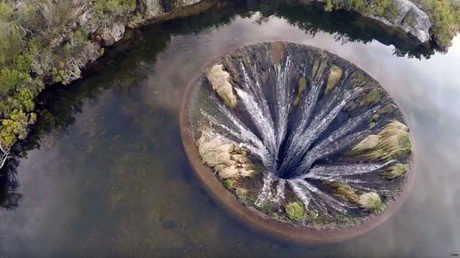 ¿Una puerta a otro mundo? Graban con un dron un impresionante fenómeno en Portugal