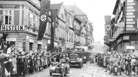 'Pactar con el diablo': Revelan cómo la agencia Associated Press cooperó con Hitler