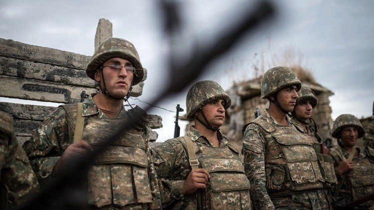 Armenia y Azerbaiyán se acusan de violar tregua en Nagorno Karabaj 