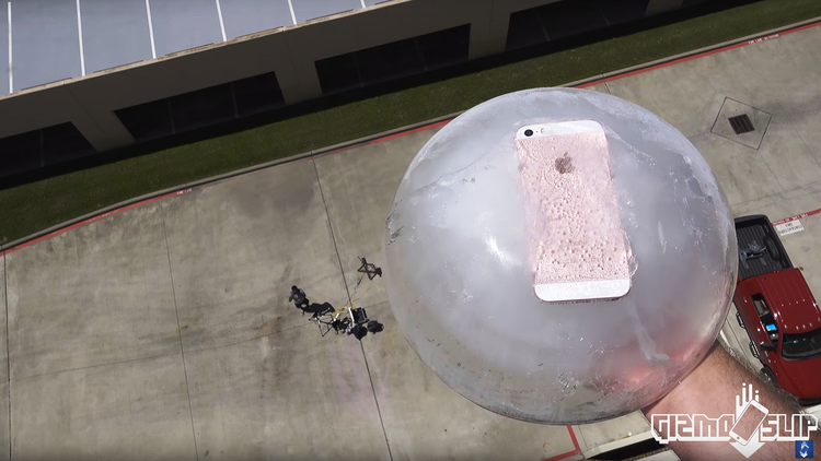 ¿Resistirá el nuevo iPhone congelado a una caída desde 30 metros?