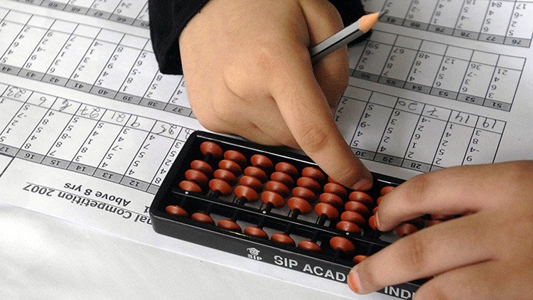 Un matemático uzbeko afirma haber resuelto la ecuación del millón de dólares