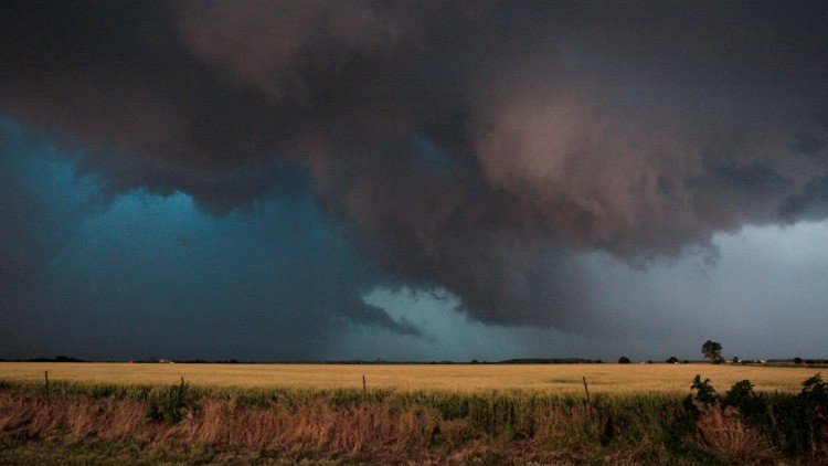 Violento tornado deja cuatro muertos y cientos de heridos en Uruguay (Video)