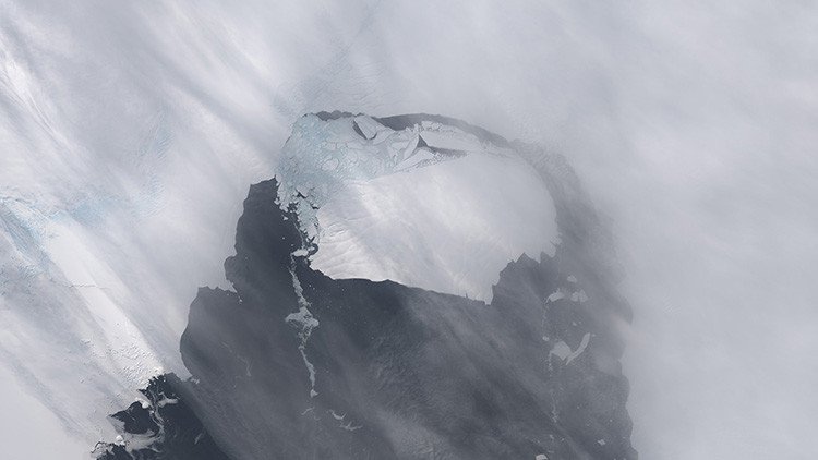 Dos icebergs procedentes de la Antártida amenazan al planeta 