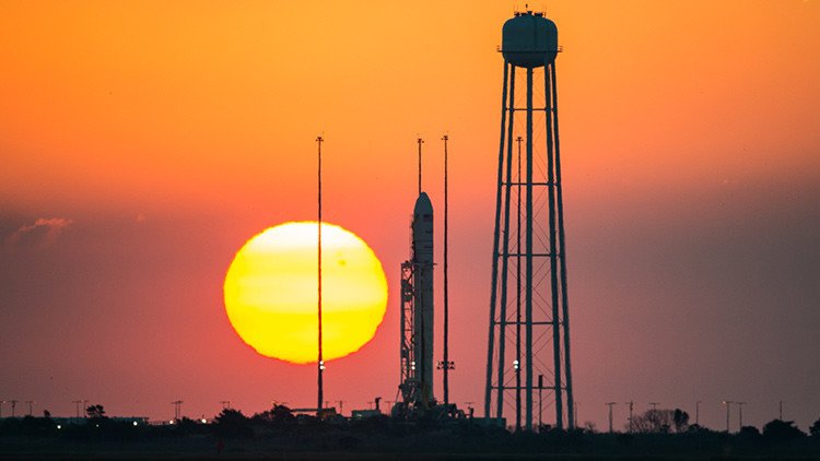 Cómo la Fuerza Aérea de EE.UU. derriba a su industria espacial